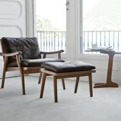 Vibieffe Lounge Chairs<1000 Fast Brown Leather Lounge Chair with Walnut Frame