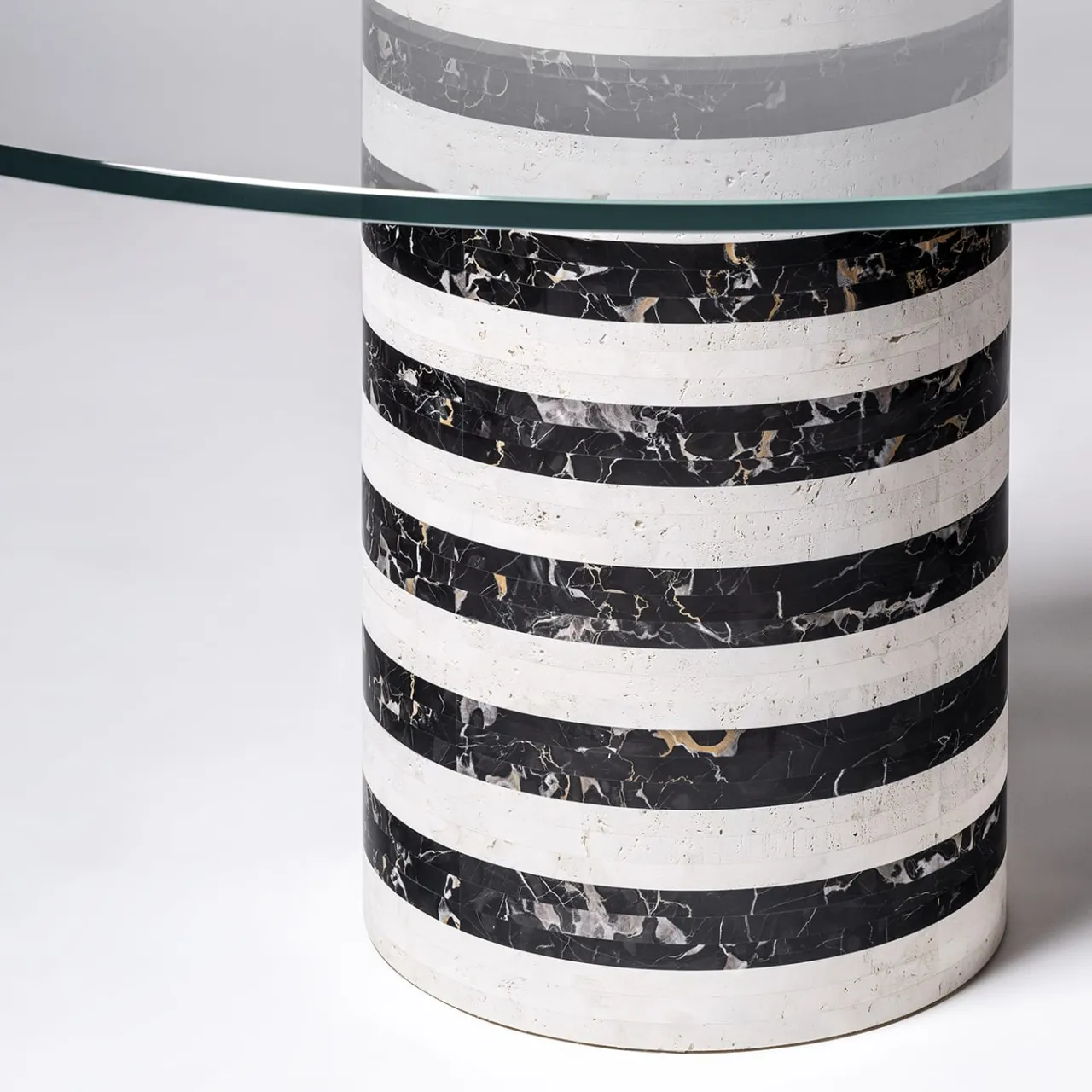 Budri Dining Tables<Architexture Living Table 02 by Patricia Urquiola