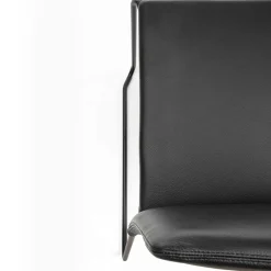 Enrico Pellizzoni Chairs<Bizzy Black Leather Chair