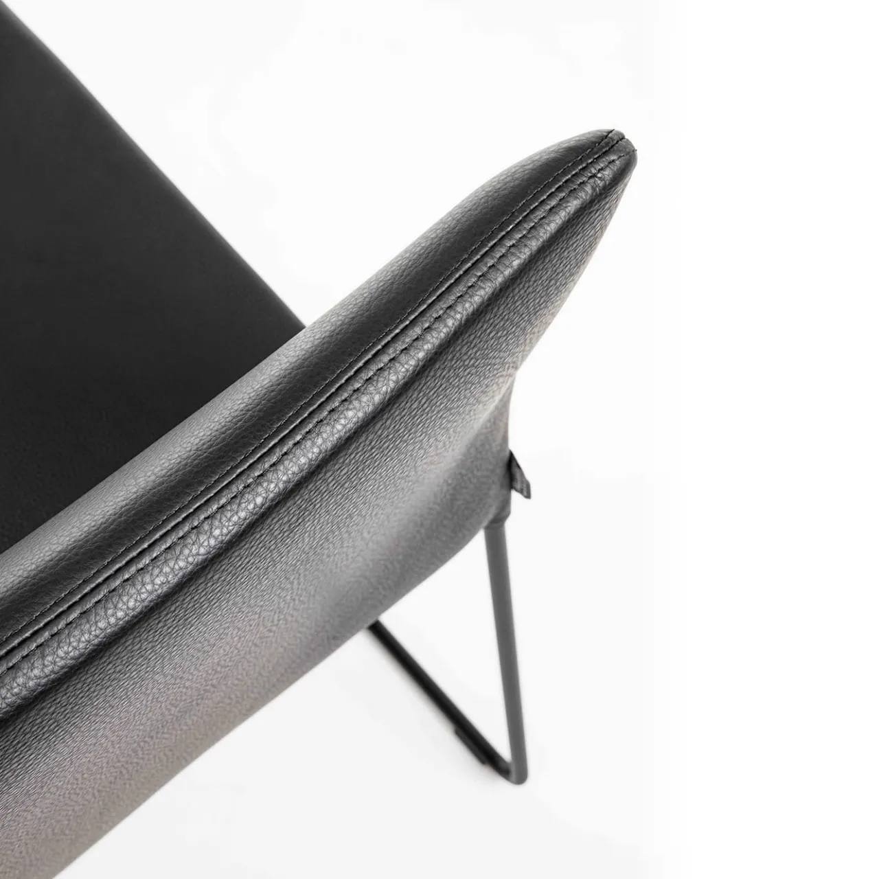 Enrico Pellizzoni Chairs<Bizzy Black Leather Chair