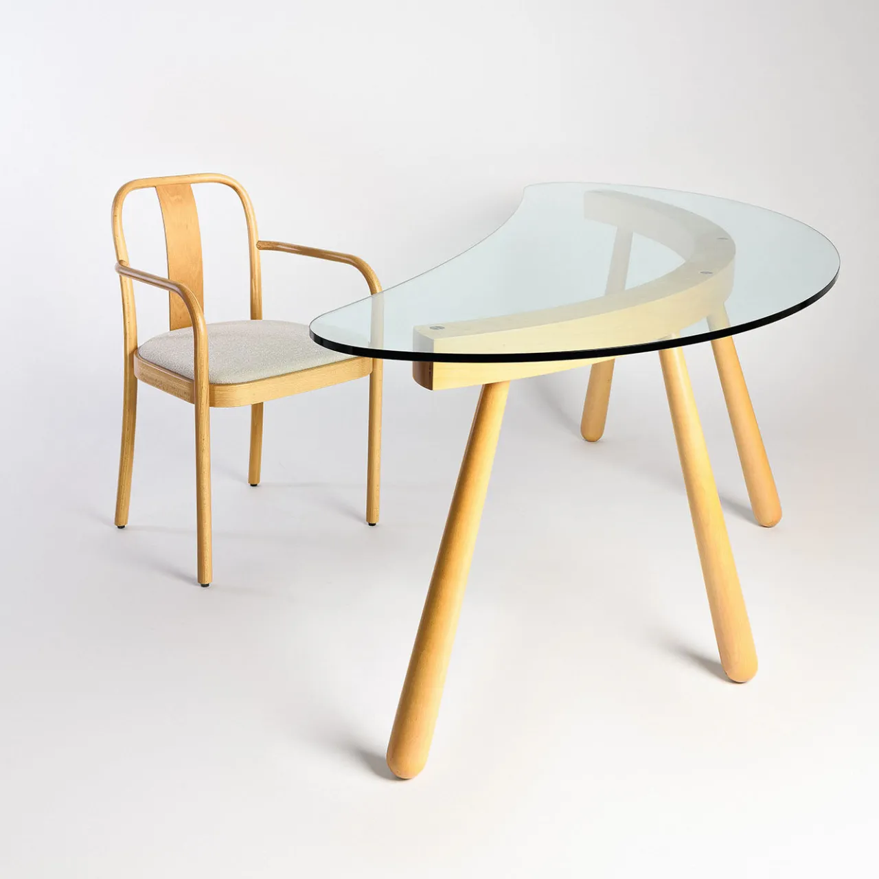 Gebrüder Thonet Vienna GmbH (GTV) – Wiener GTV Design Desk & Writing Tables<Boomerang Curved Transparent Glass Desk by Enzo Mari