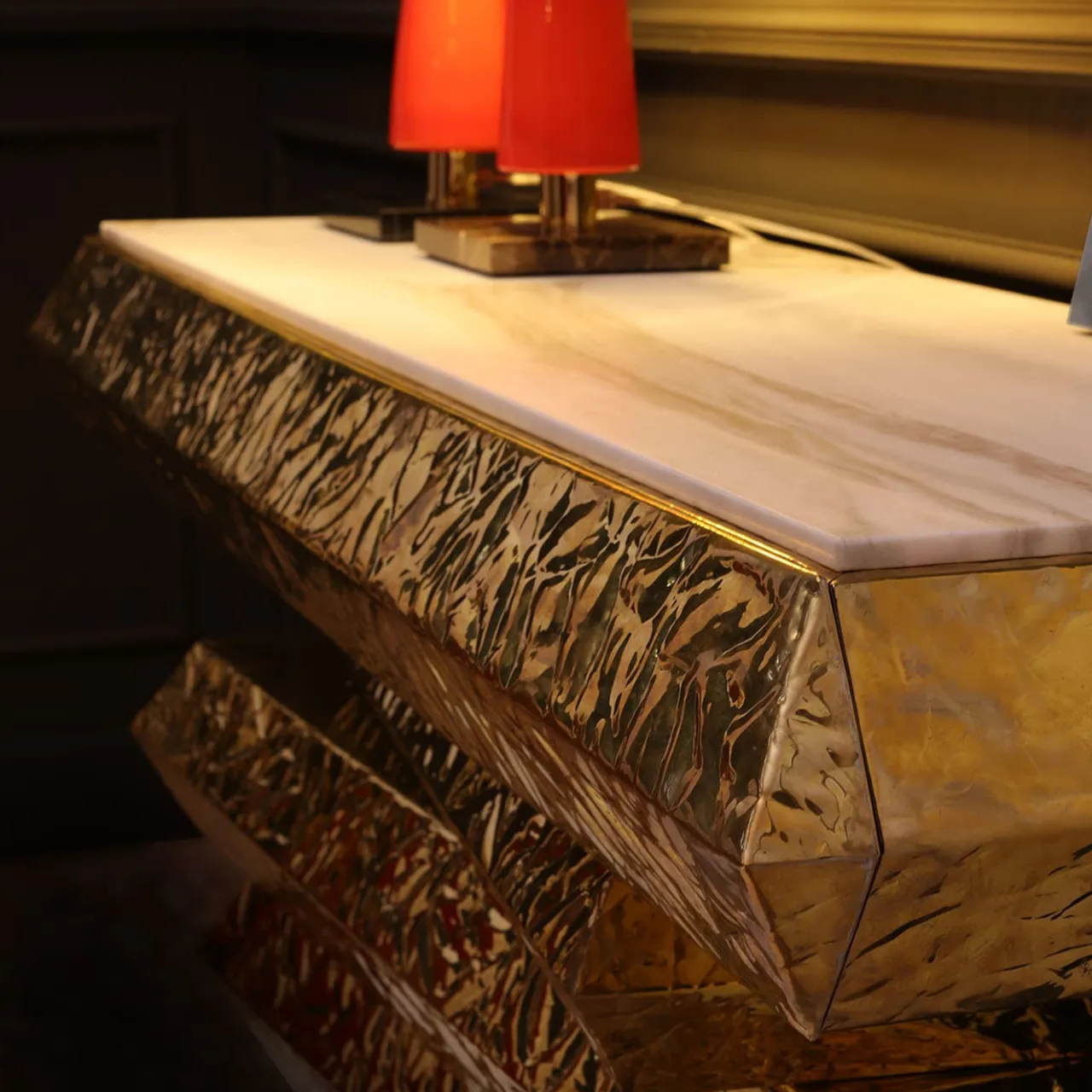Ros Italia Interiors Consoles<Brass And Lasa Marble Console