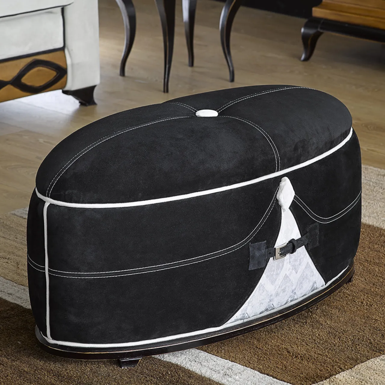 Morello Gianpaolo Ottomans & Poufs<Cherry Infinity Oval Pouf