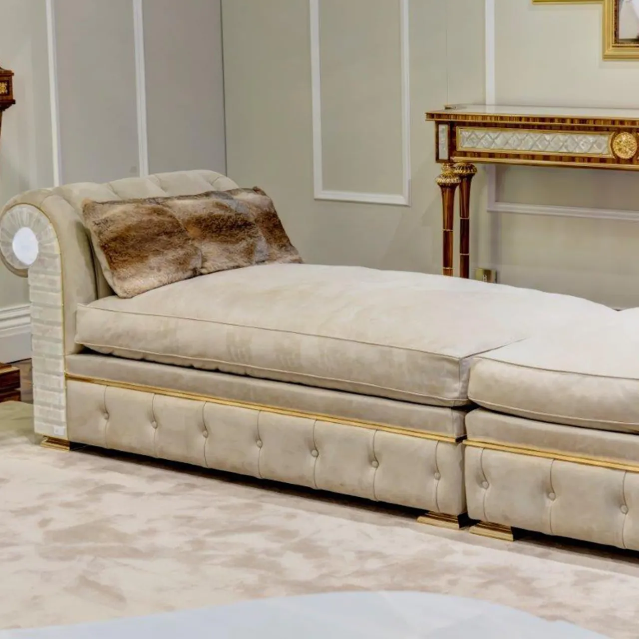 CG Capelletti Chaises<Contemporary Classic Chaise Longue #1