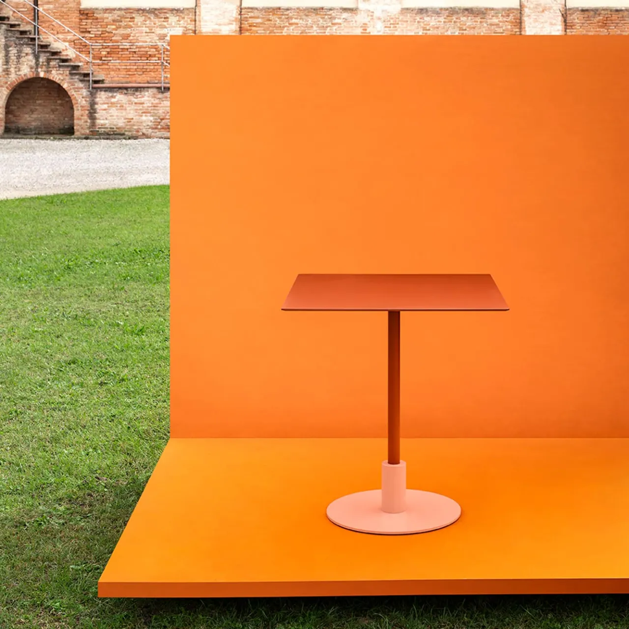 TrabA' Outdoor Dining Tables<Echo Square Pink & Red Table by Gabbertas Studio