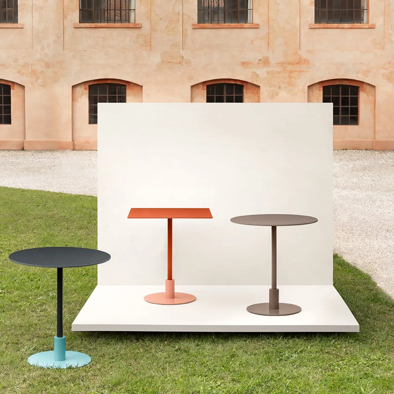 TrabA' Outdoor Dining Tables<Echo Square Pink & Red Table by Gabbertas Studio
