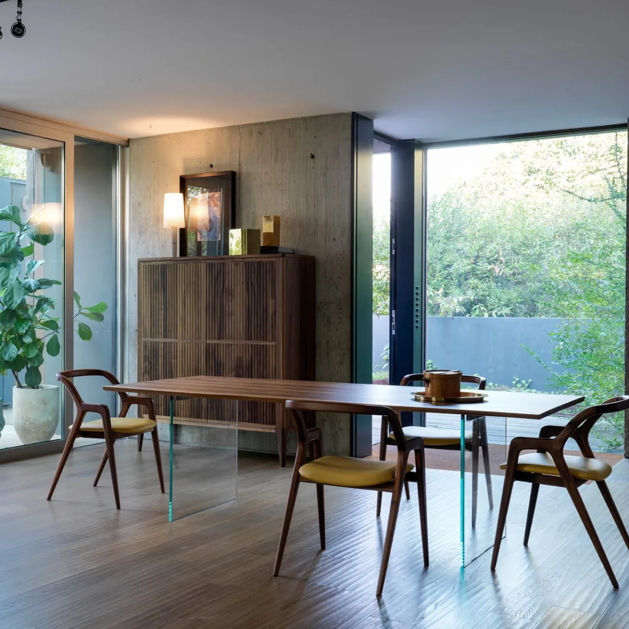Dale Italia Cabinets<Eleva Cabinet #2