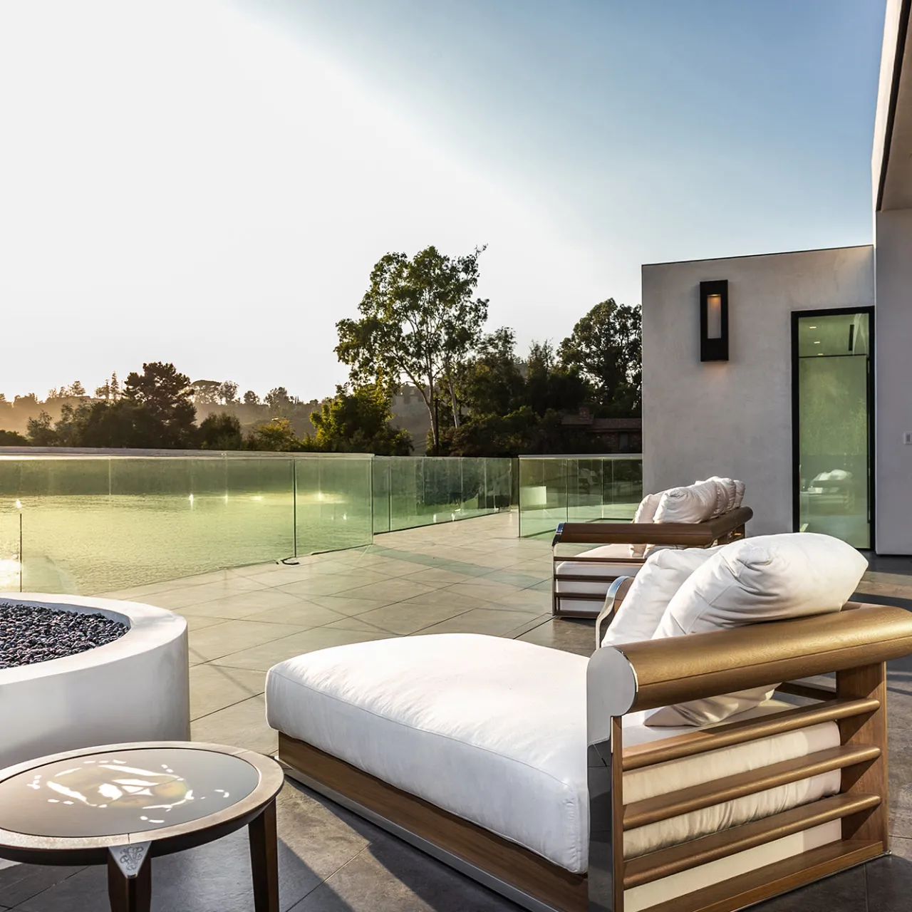 Visionnaire Outdoor Chaises & Daybeds<Galloway White Waterproof Fabric And Iroko Wood Outodoor Chaise