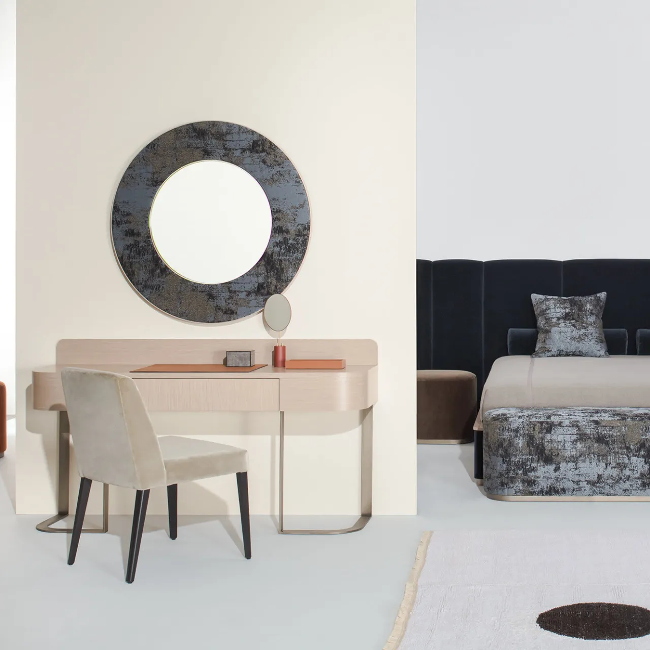 UNO Contract Desk & Writing Tables<Iside Light Console by Ciarmoli Queda Studio