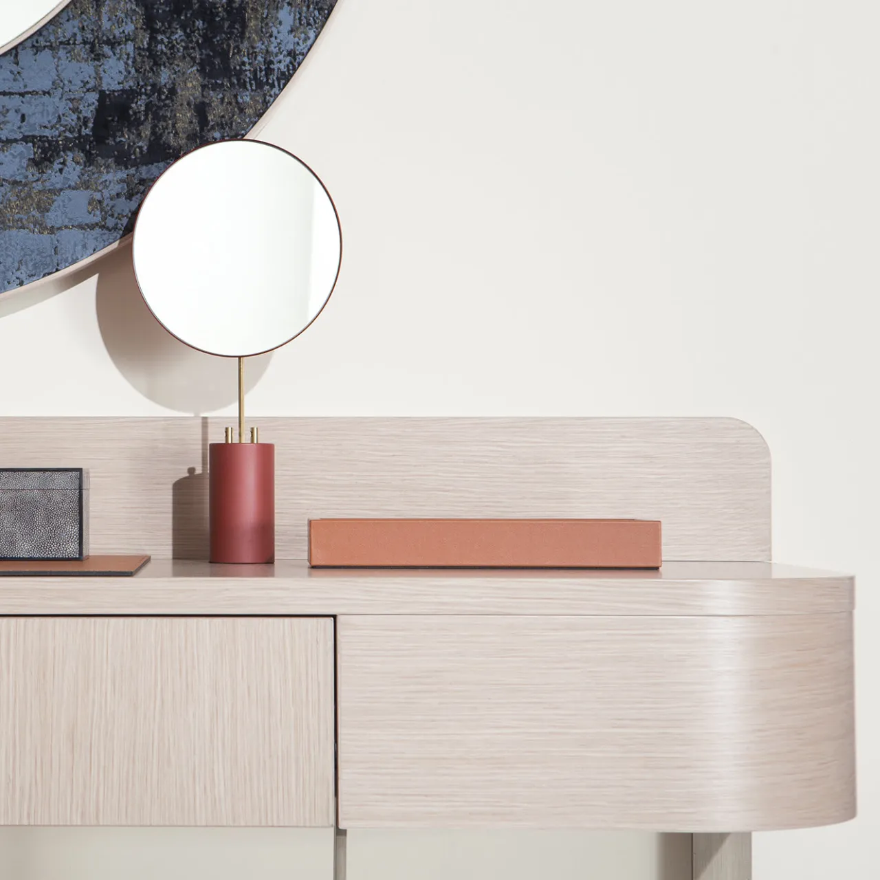 UNO Contract Desk & Writing Tables<Iside Light Console by Ciarmoli Queda Studio