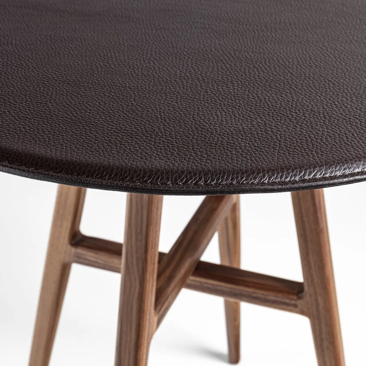 Durame Side Tables<Joker Round Black & Brown Accent Table