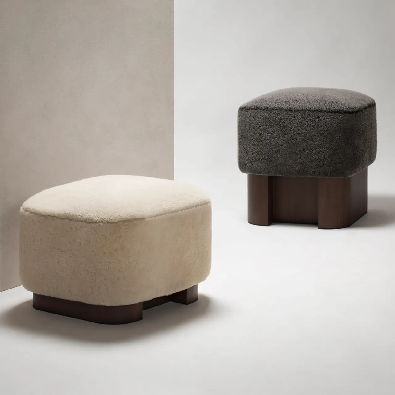 Giobagnara Ottomans & Poufs<Lloyd Black Wood High Pouf
