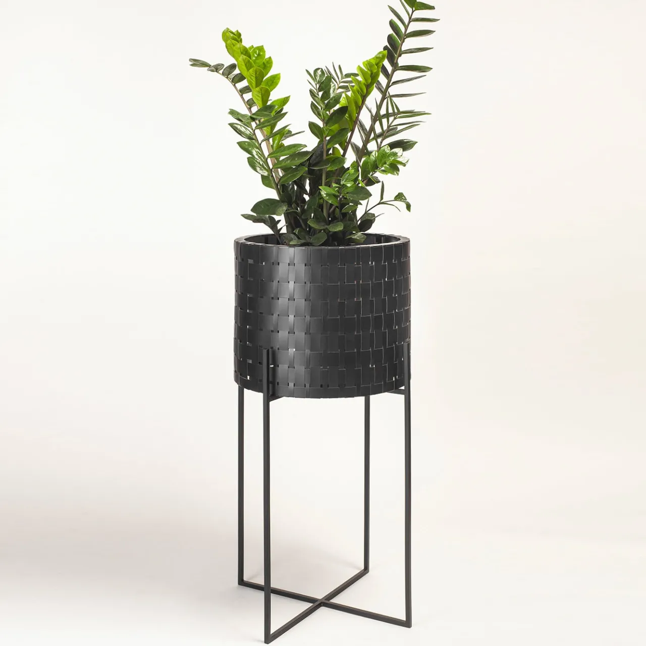 Splot Design Side Tables<Nexum Medium Black Side Table