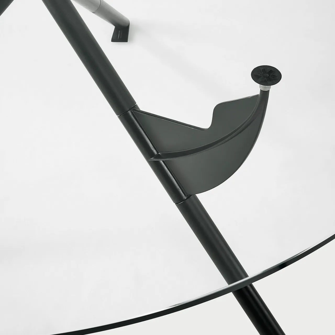 Baleri Italia Dining Tables<President M Round Table with Glass Top and Black Metal Frame