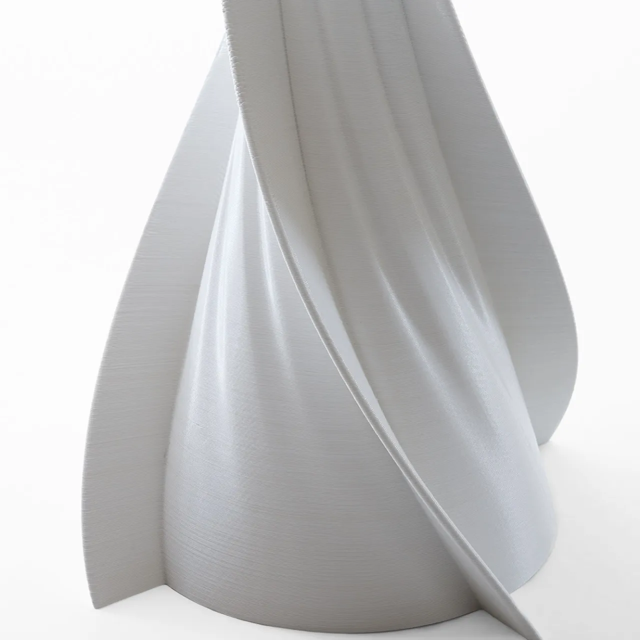 Elli Dining Tables<Soho Reverse Gray And White Bioplastic Dining Table