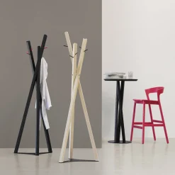 TrabA' Coat Stands<Tobias White Coat Hanger