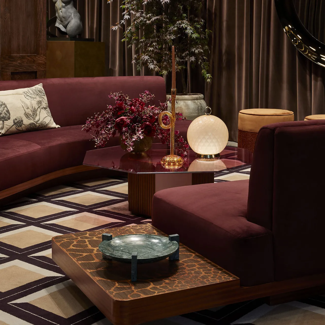 Fratelli Boffi Sofas<Wild Back Curved Red Wine Sofa by Lorenza Bozzoli