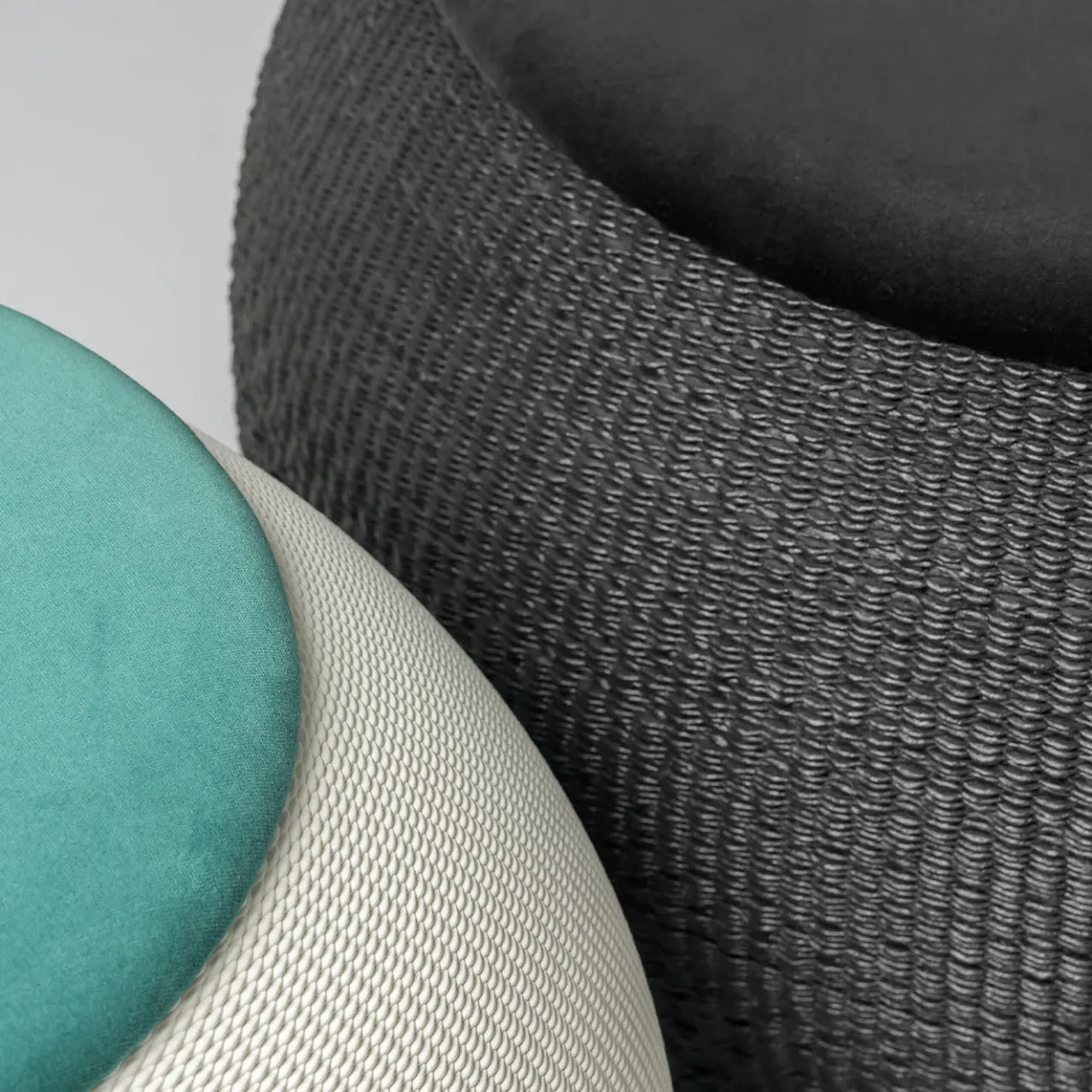 Elli Ottomans & Poufs<ZERO Round Medium Black Ottoman